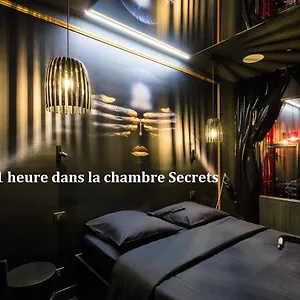 Liebeshotel Avec Nuit Insolite Au Dandy Et Jacuzzi Privatise (adults Only), Paris