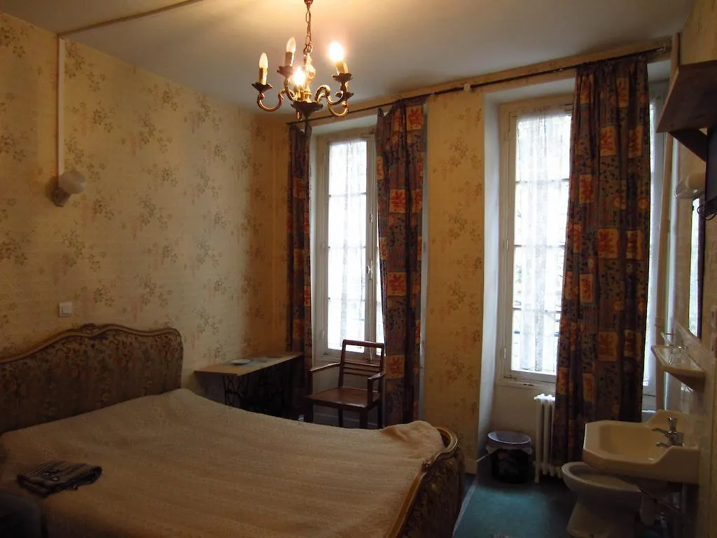 Hotel D'Orleans Paris Gare De L'Est Fransa